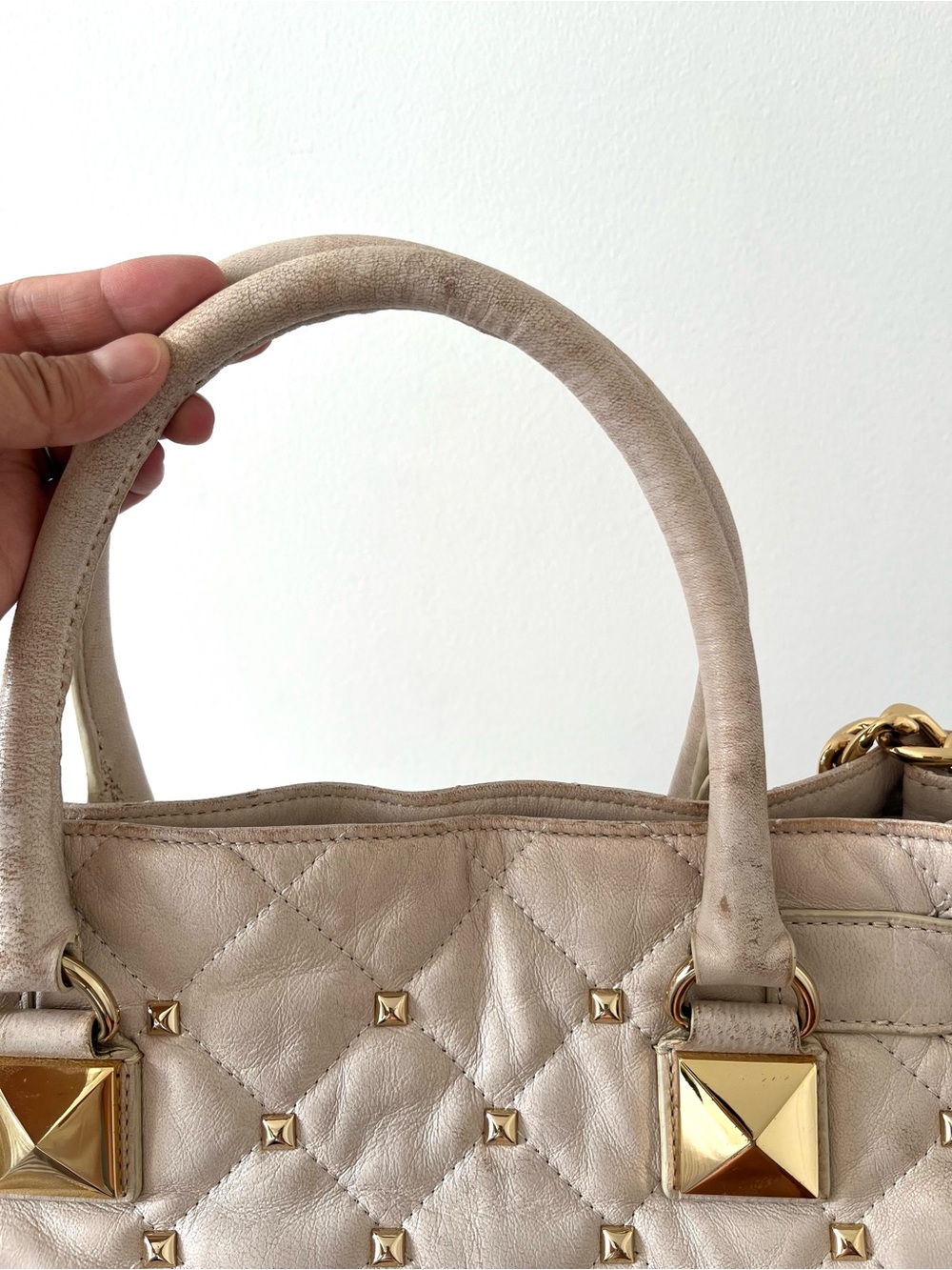 Michael Kors Hamilton Quilted Cream Leather Satchel with Gold Studs - Picture 9 of 16